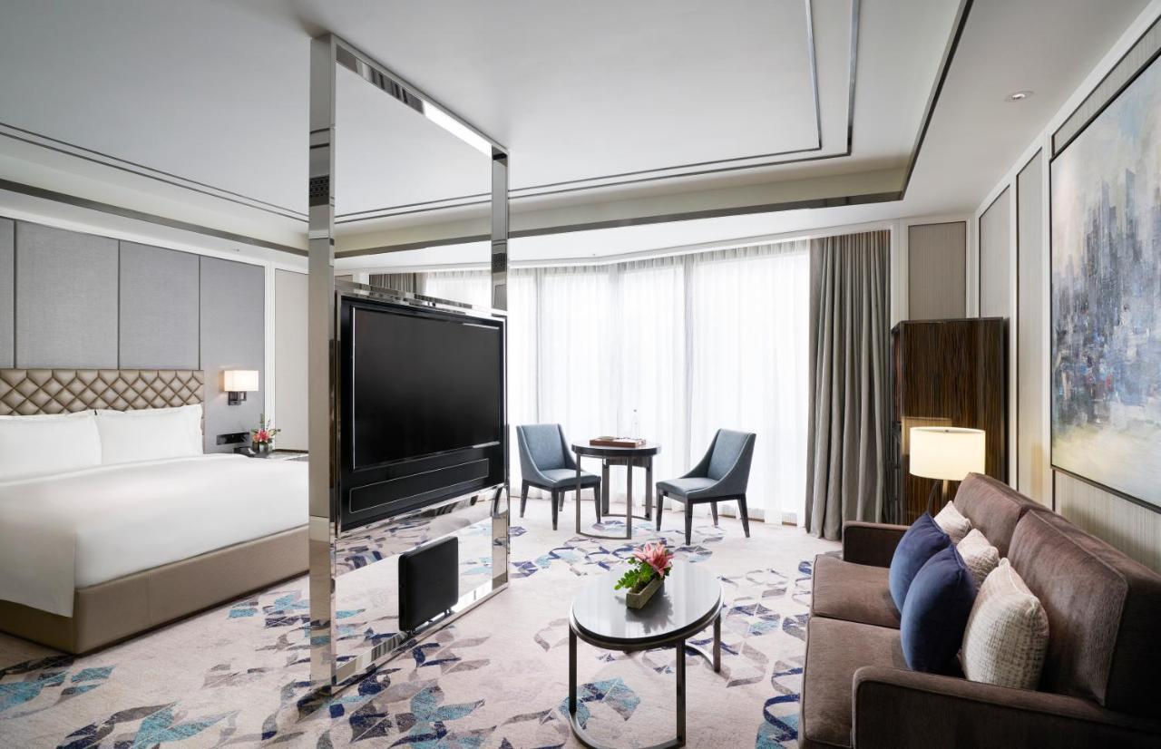 Okura Manila At Newport World