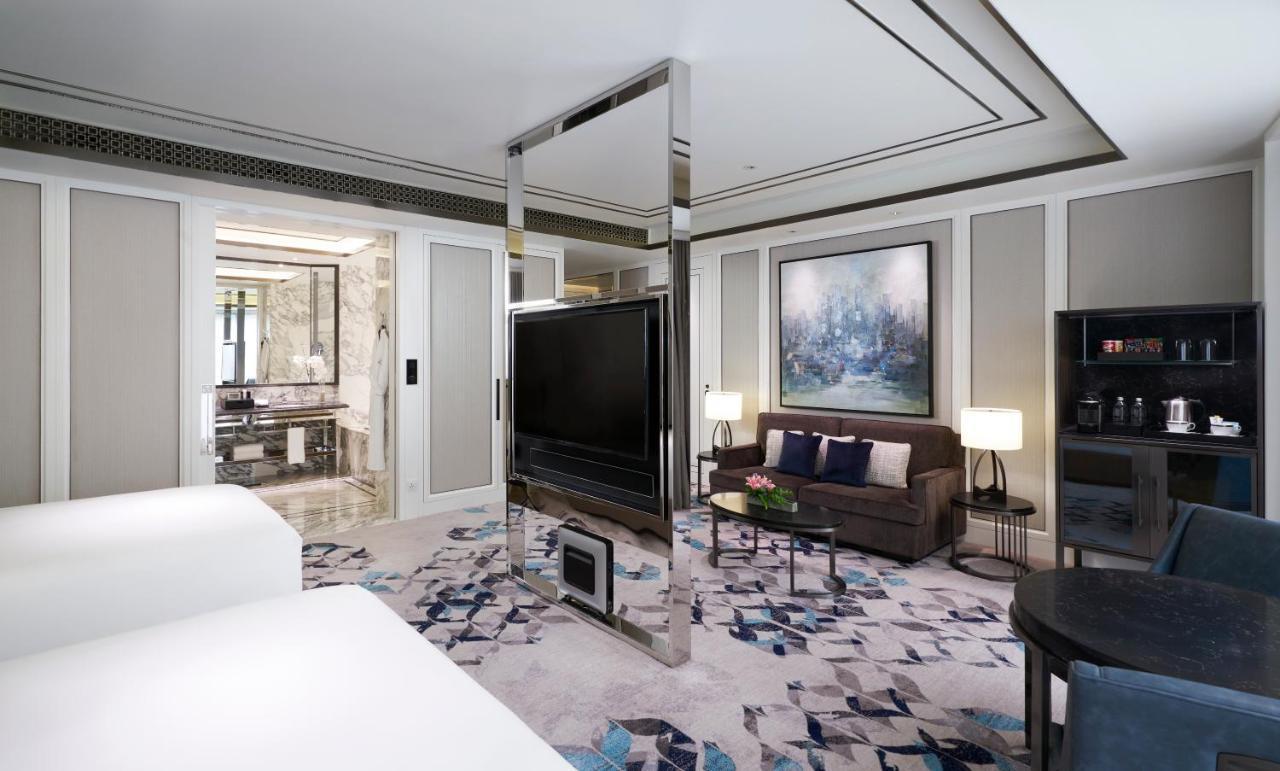 Okura Manila At Newport World