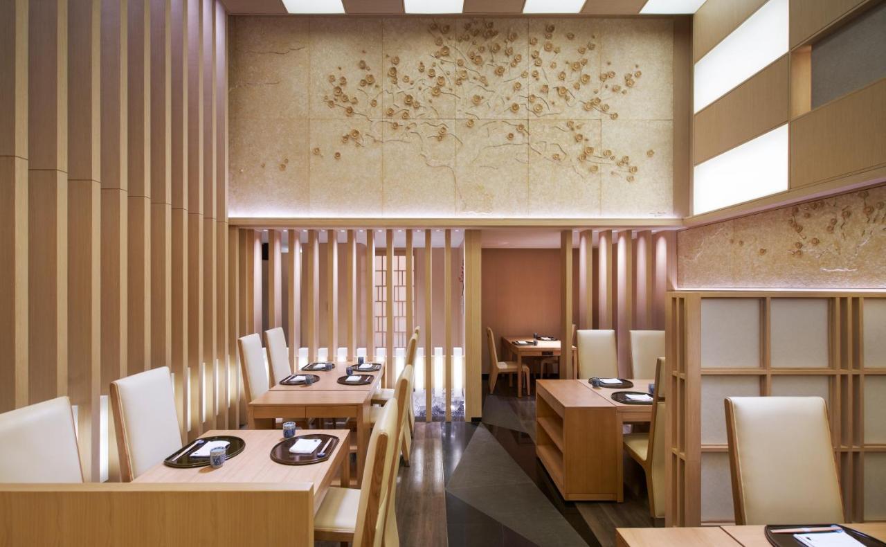 Okura Manila At Newport World Hotel 5*