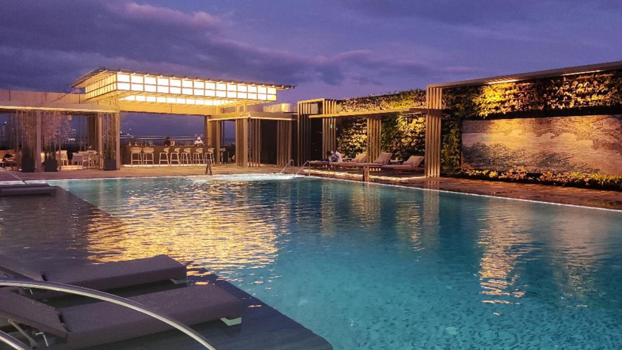 Okura Manila At Newport World Hotel 5*